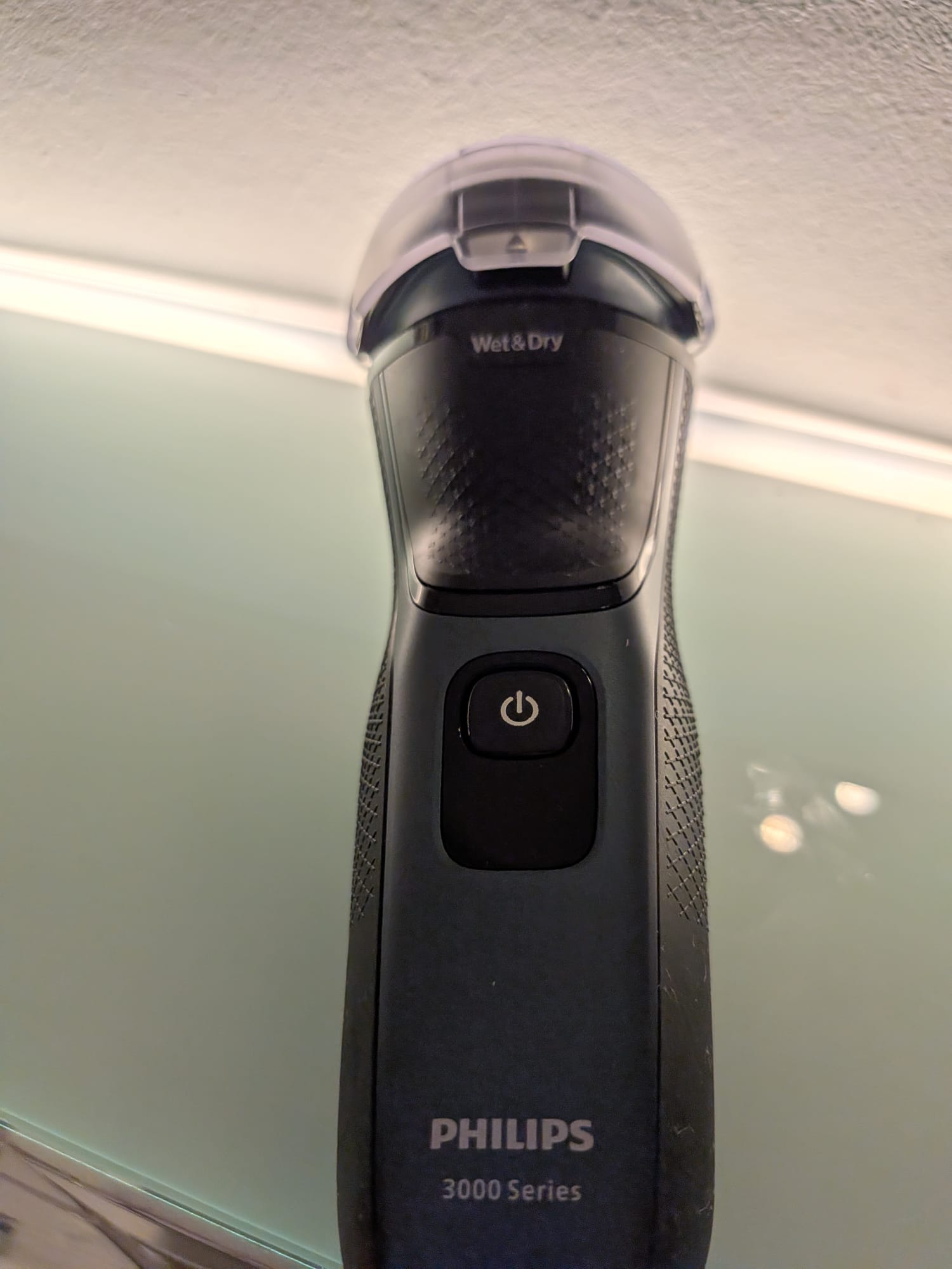 The Philips 3000 Series shaver